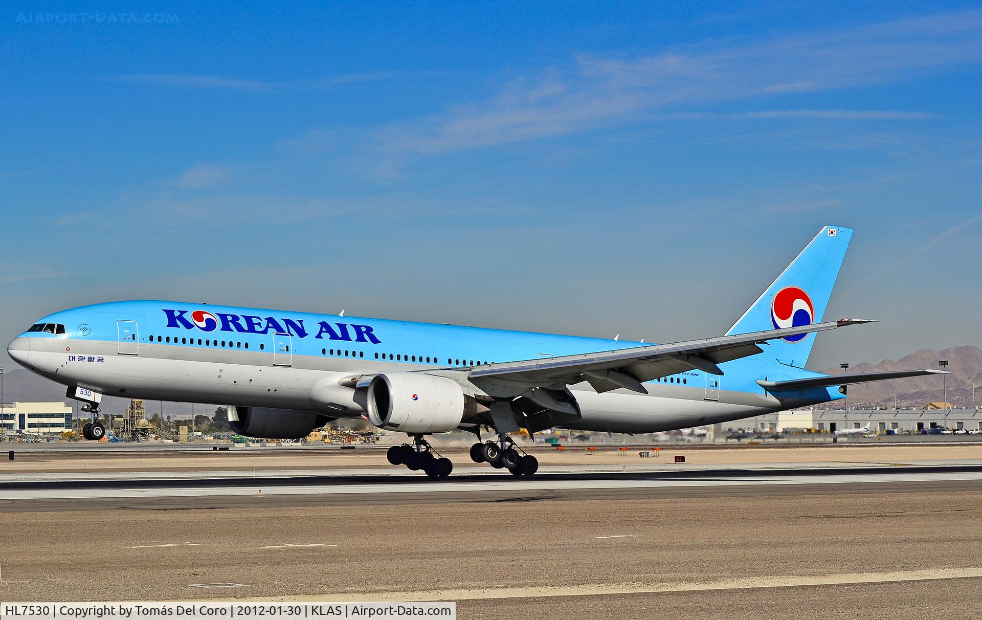 HL7530, 1997 Boeing 777-2B5/ER C/N 27945, HL7530 Korean Air Boeing 777-2B5/ER (cn 27945/59)

- Las Vegas - McCarran International (LAS / KLAS)
USA - Nevada, January 30, 2012
Photo: Tomás Del Coro