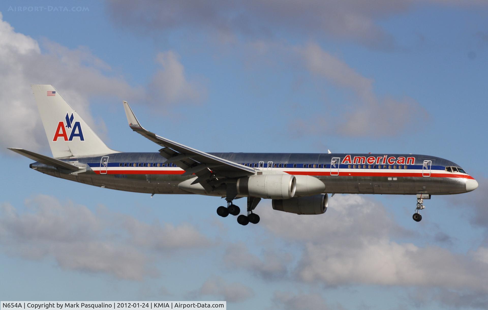 N654A, 1991 Boeing 757-223 C/N 24612, Boeing 757-200