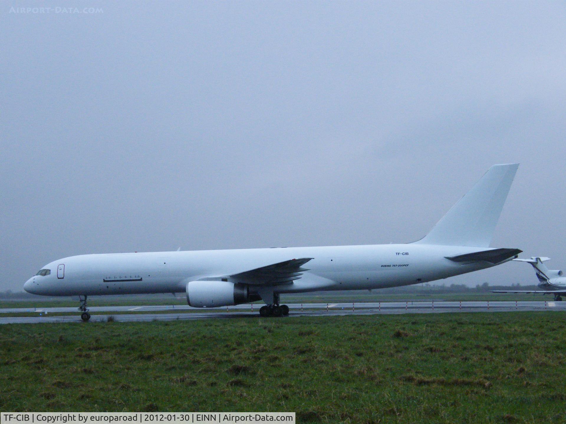 TF-CIB, 1992 Boeing 757-204 C/N 26962, after painting at shannon in january 2012