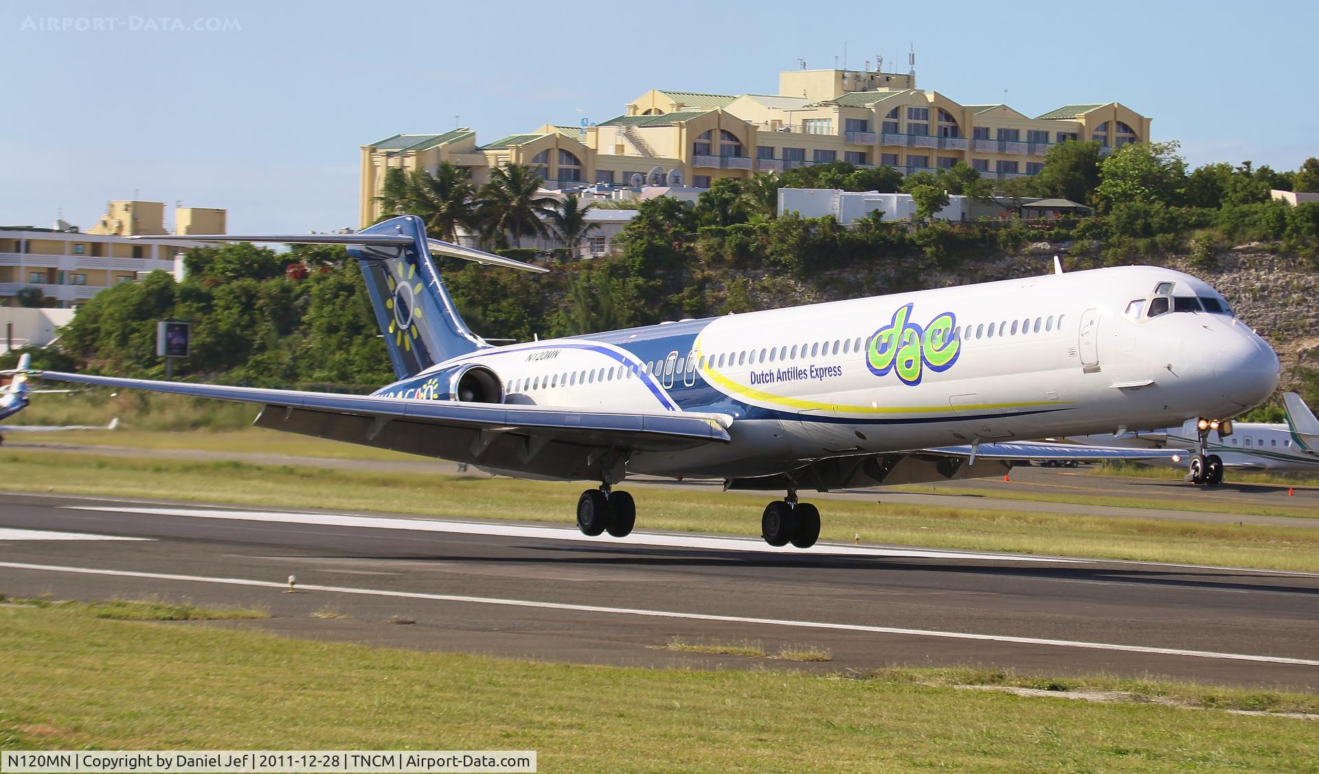 N120MN, 1992 McDonnell Douglas MD-83 C/N 53120, N120MN