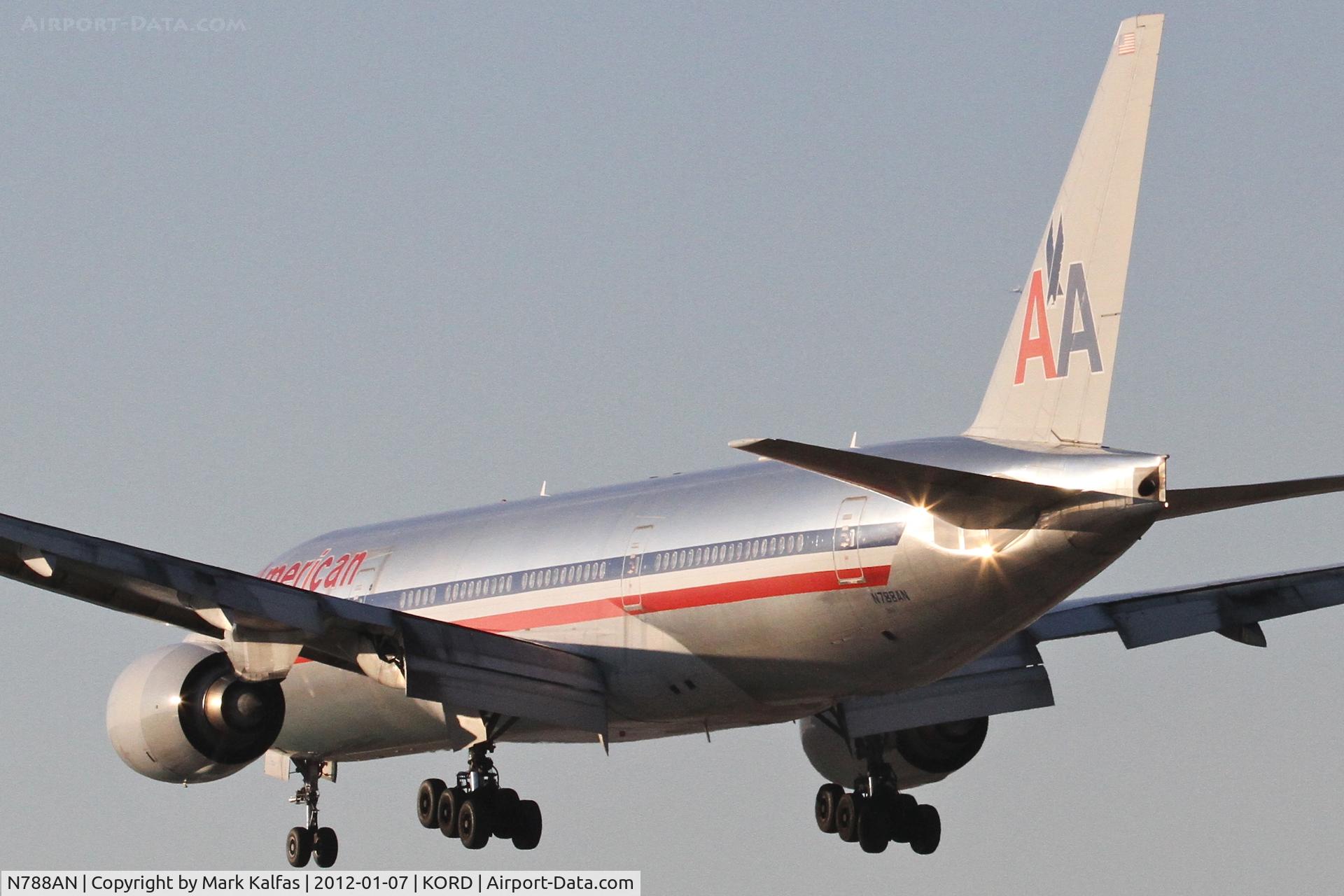 N788AN, 2000 Boeing 777-223 C/N 30011, American Airlines Boeing 777-223, N788AN RWY 28 approach KORD.