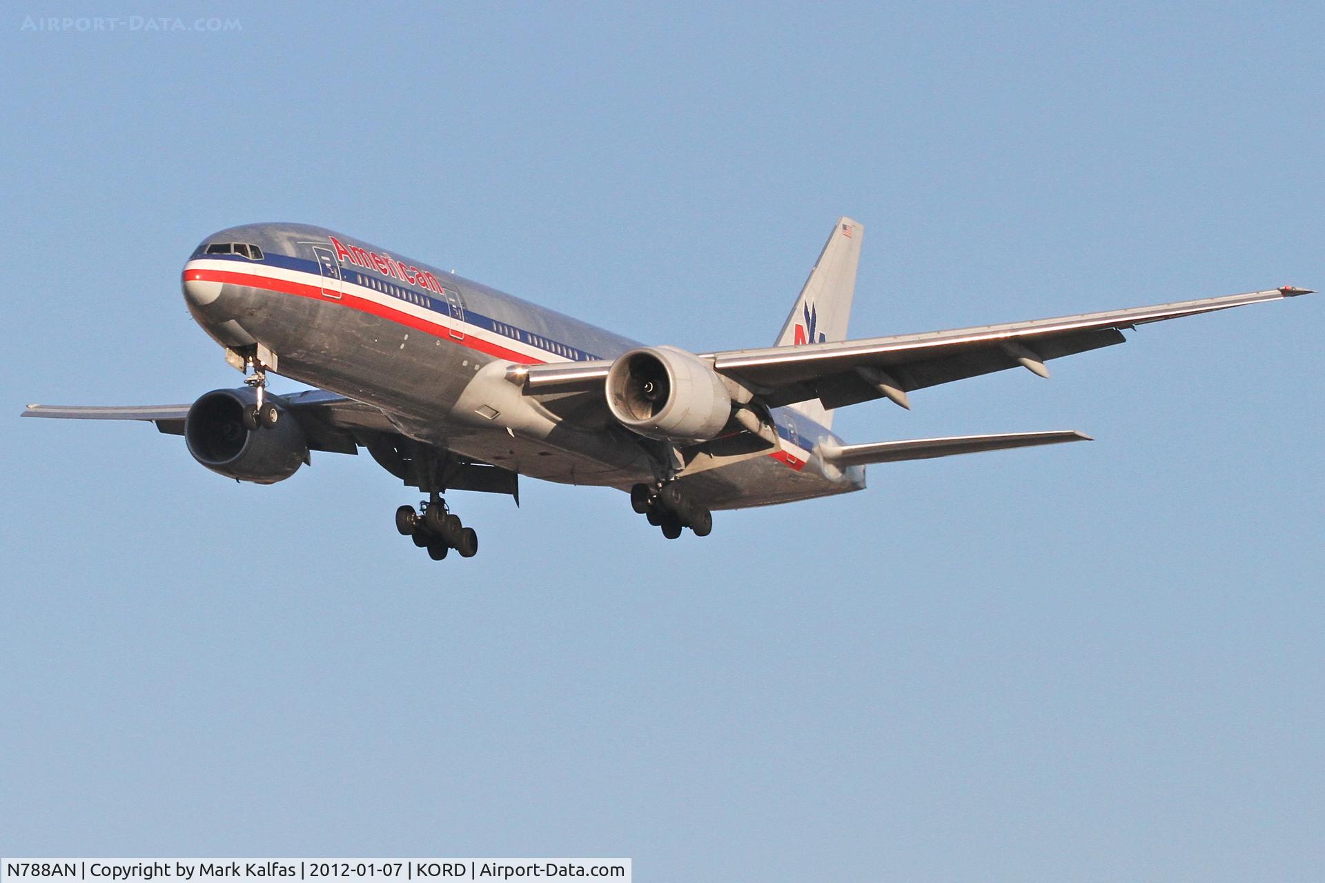 N788AN, 2000 Boeing 777-223 C/N 30011, American Airlines Boeing 777-223, N788AN RWY 28 approach KORD.