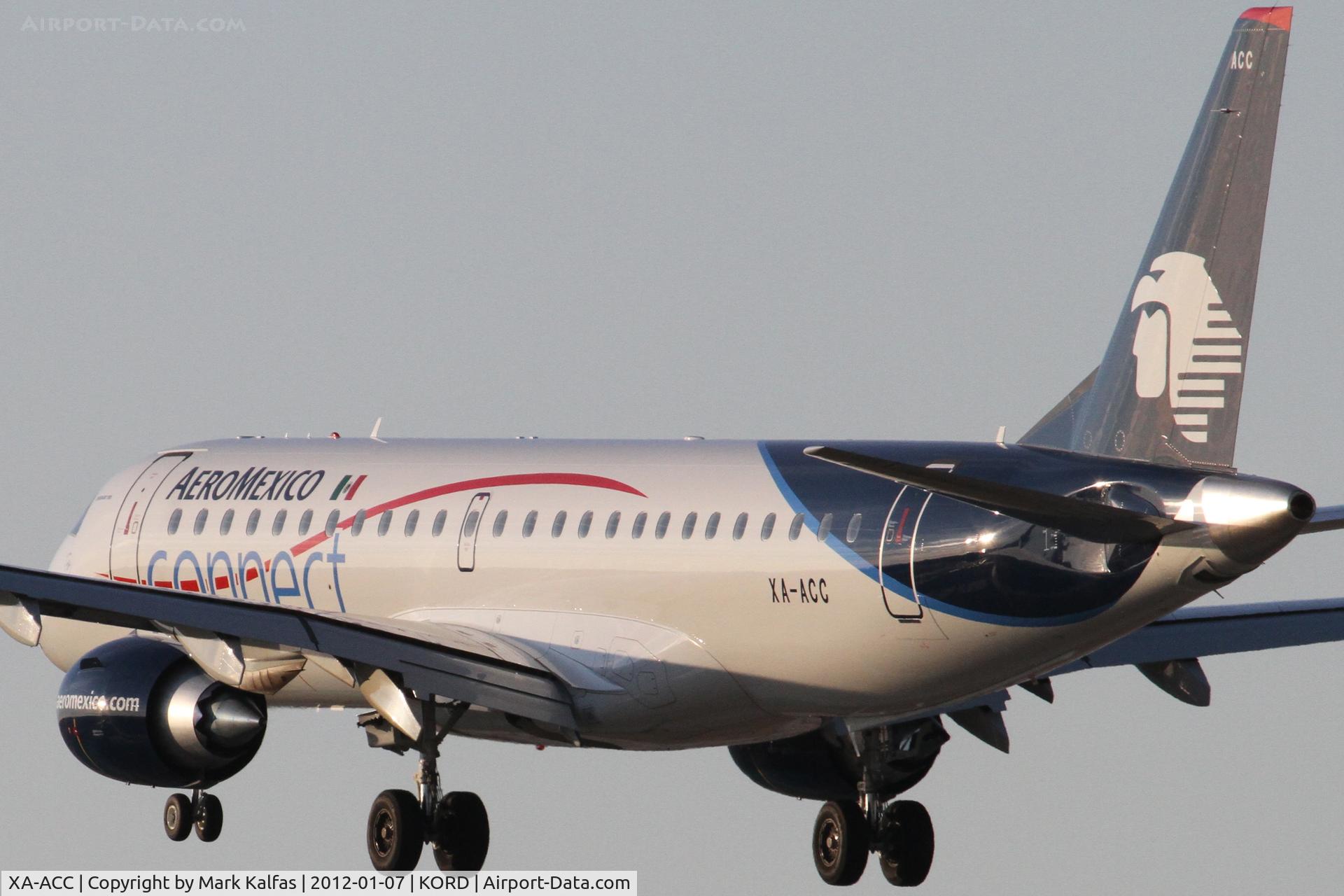 XA-ACC, 2011 Embraer 190AR (ERJ-190-100IGW) C/N 19000499, Aerolitoral/AeroMexico Connect Embraer 190-100IGW, on approach RWY 28 approach KORD.