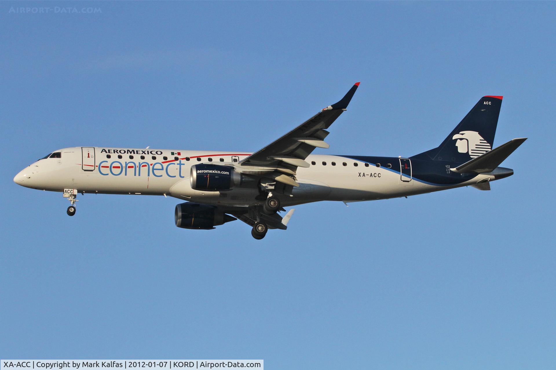 XA-ACC, 2011 Embraer 190AR (ERJ-190-100IGW) C/N 19000499, Aerolitoral/AeroMexico Connect Embraer 190-100IGW, on approach RWY 28 approach KORD.