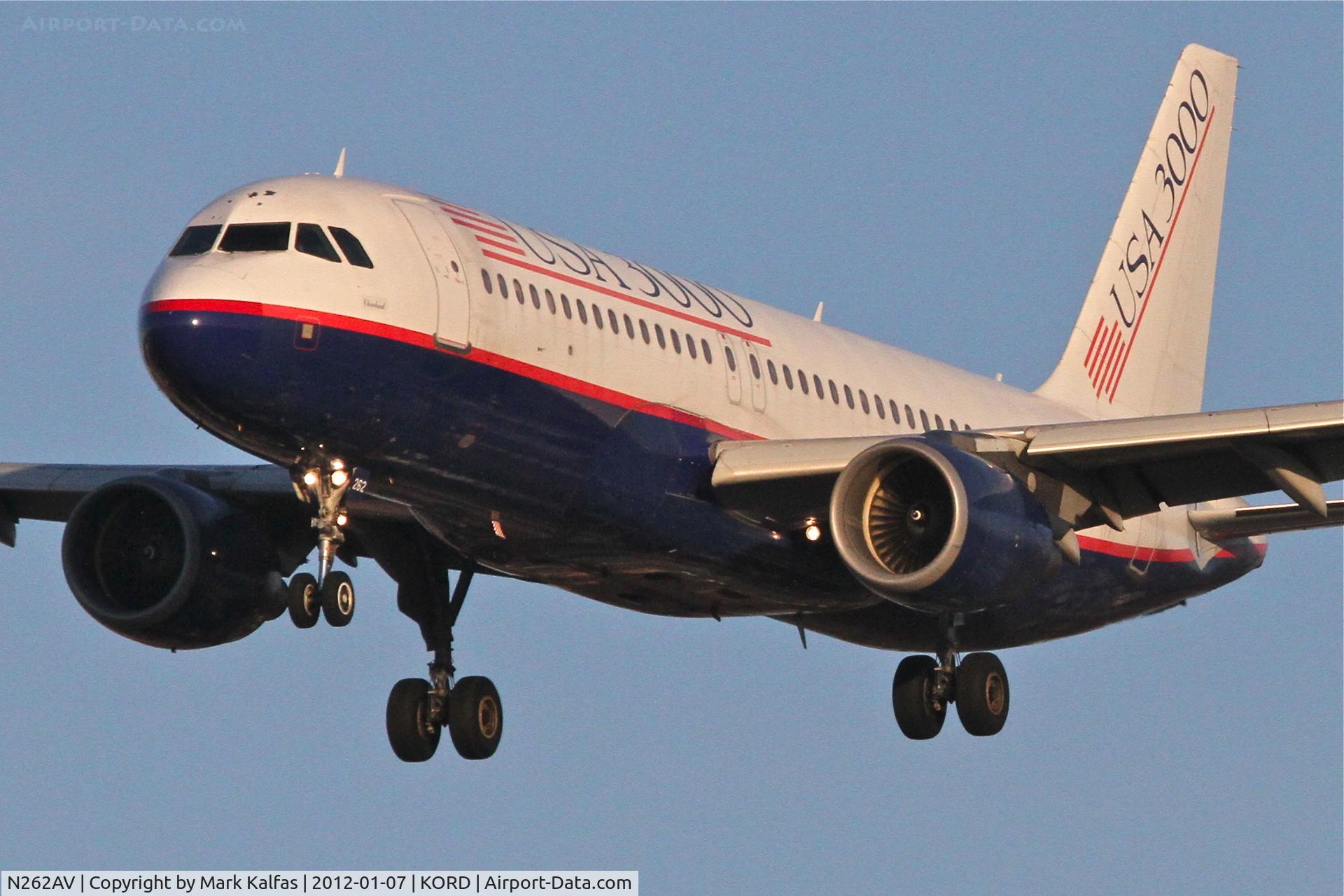 N262AV, 2002 Airbus A320-214 C/N 1725, USA 3000 N262AV Airbus A320-214 on approach RWY 28 KORD.