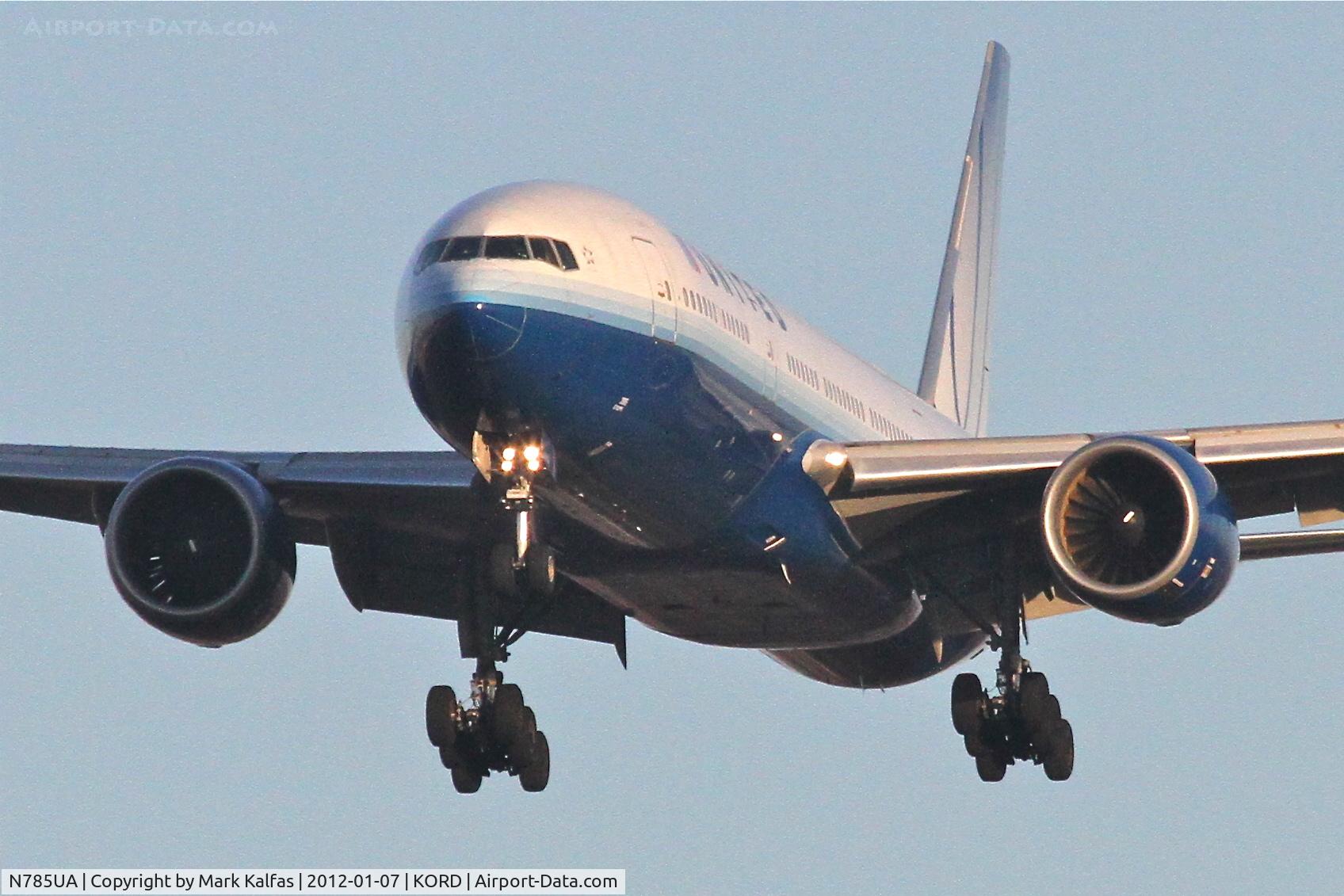 N785UA, 1997 Boeing 777-222 C/N 26954, United Airlines N785UA Boeing 777-222 RWY 28 approach KORD.