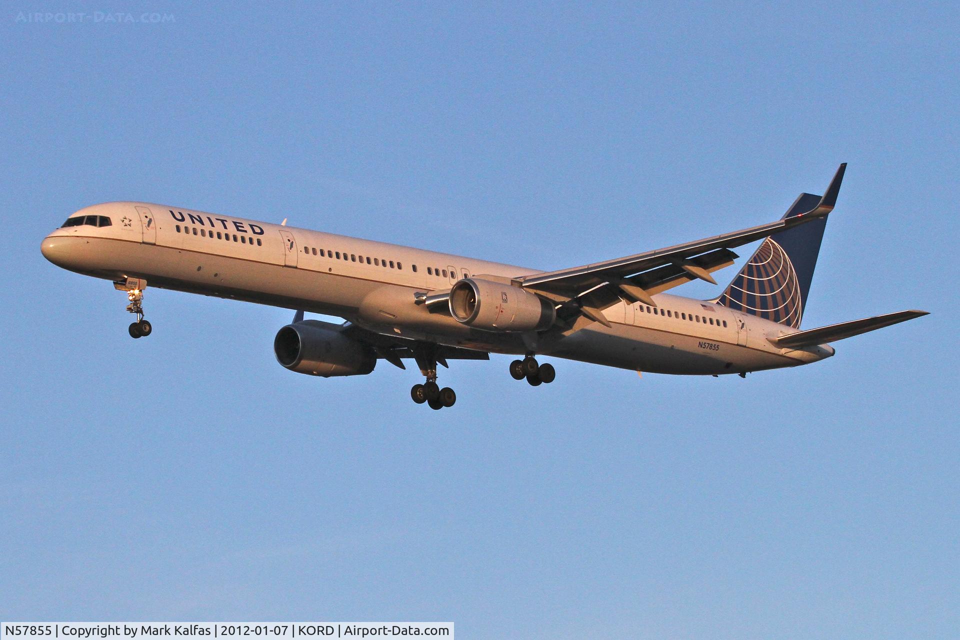 N57855, 2004 Boeing 757-324 C/N 32814, United Airlines N57855 Boeing 757-324 RWY 28 approach KORD.