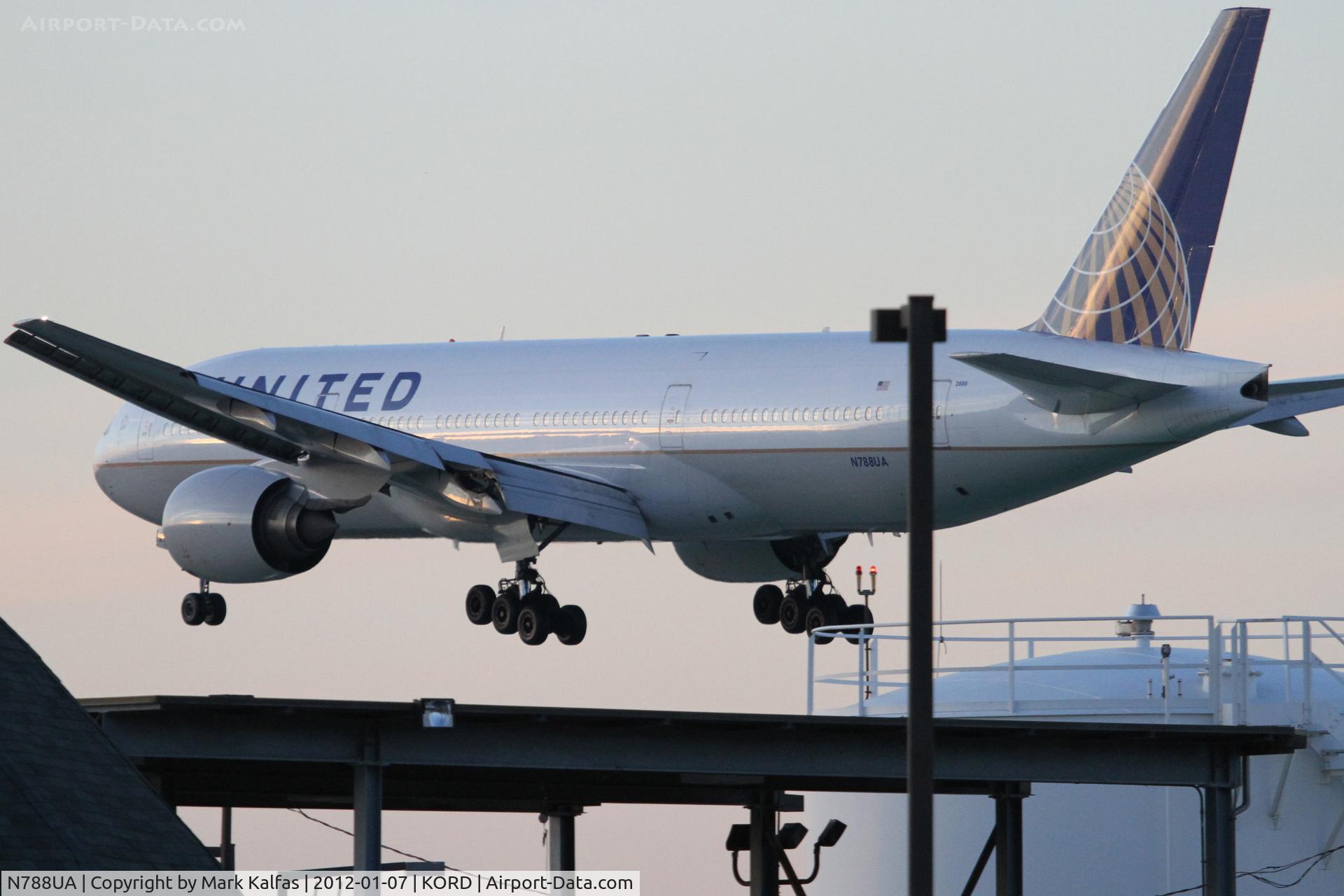 N788UA, 1997 Boeing 777-222 C/N 26942, United Airlines N788UA Boeing 777-222 RWY 28 approach KORD.