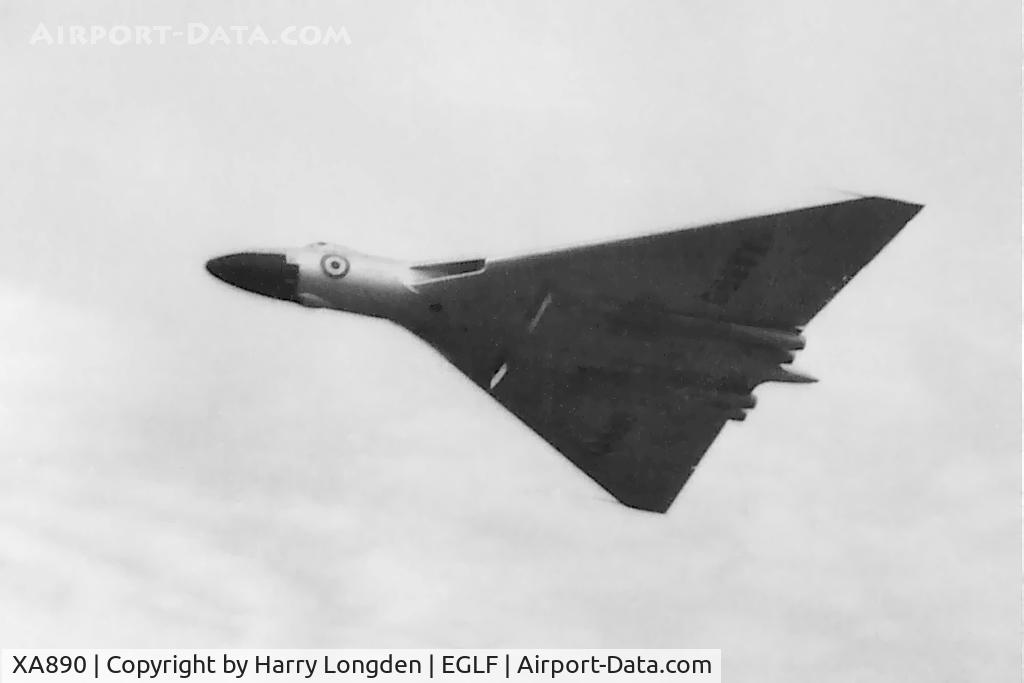 XA890, Avro 698 Vulcan B.1 C/N PS2, The second production Avro Vulcan B.1 displaying at the SBAC Air Show in September 1955.