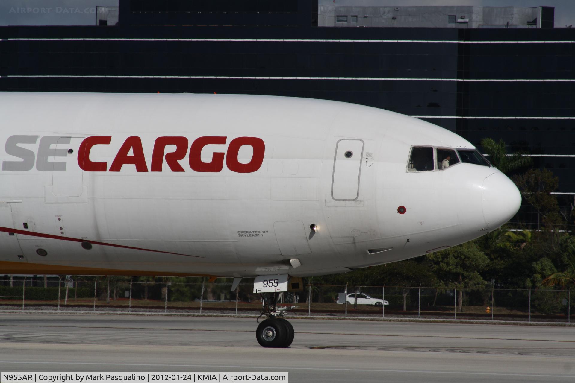 N955AR, 1992 McDonnell Douglas MD-11F C/N 48496, MD-11F