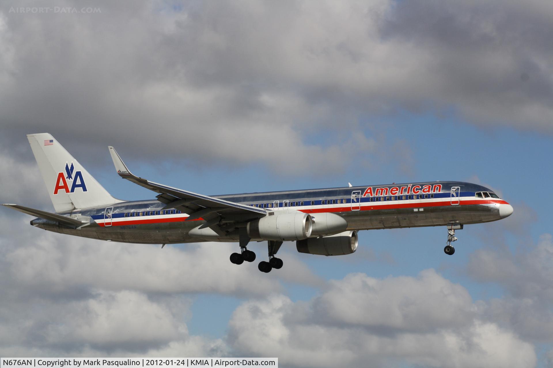 N676AN, 1998 Boeing 757-223 C/N 29426, Boeing 757-200