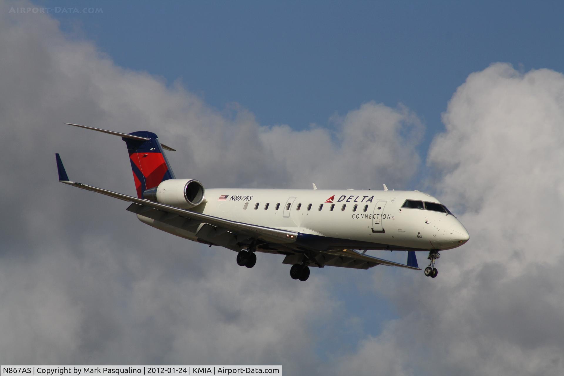N867AS, 2000 Bombardier CRJ-200ER (CL-600-2B19) C/N 7463, CL-600-2B19