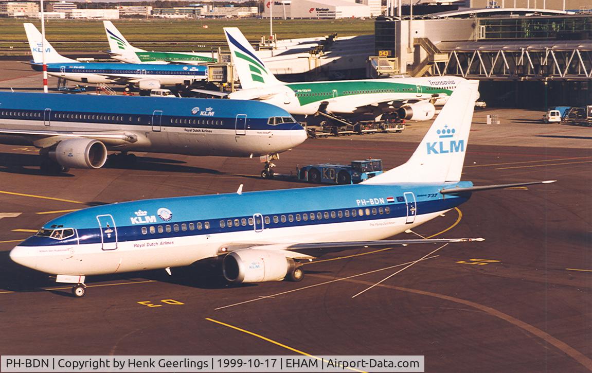 PH-BDN, 1988 Boeing 737-306 C/N 24261, KLM , old colour scheme