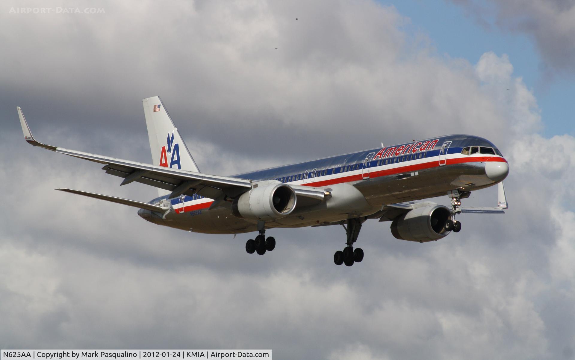 N625AA, 1990 Boeing 757-223 C/N 24583, Boeing 757-200