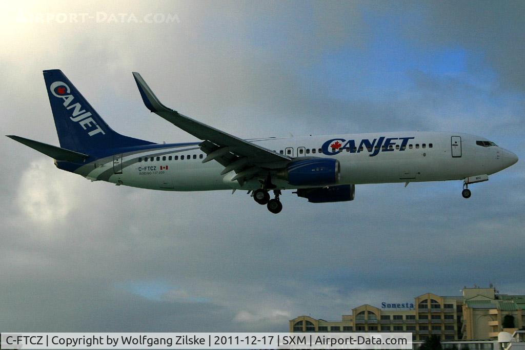 C-FTCZ, 2000 Boeing 737-8AS C/N 29923, visitor