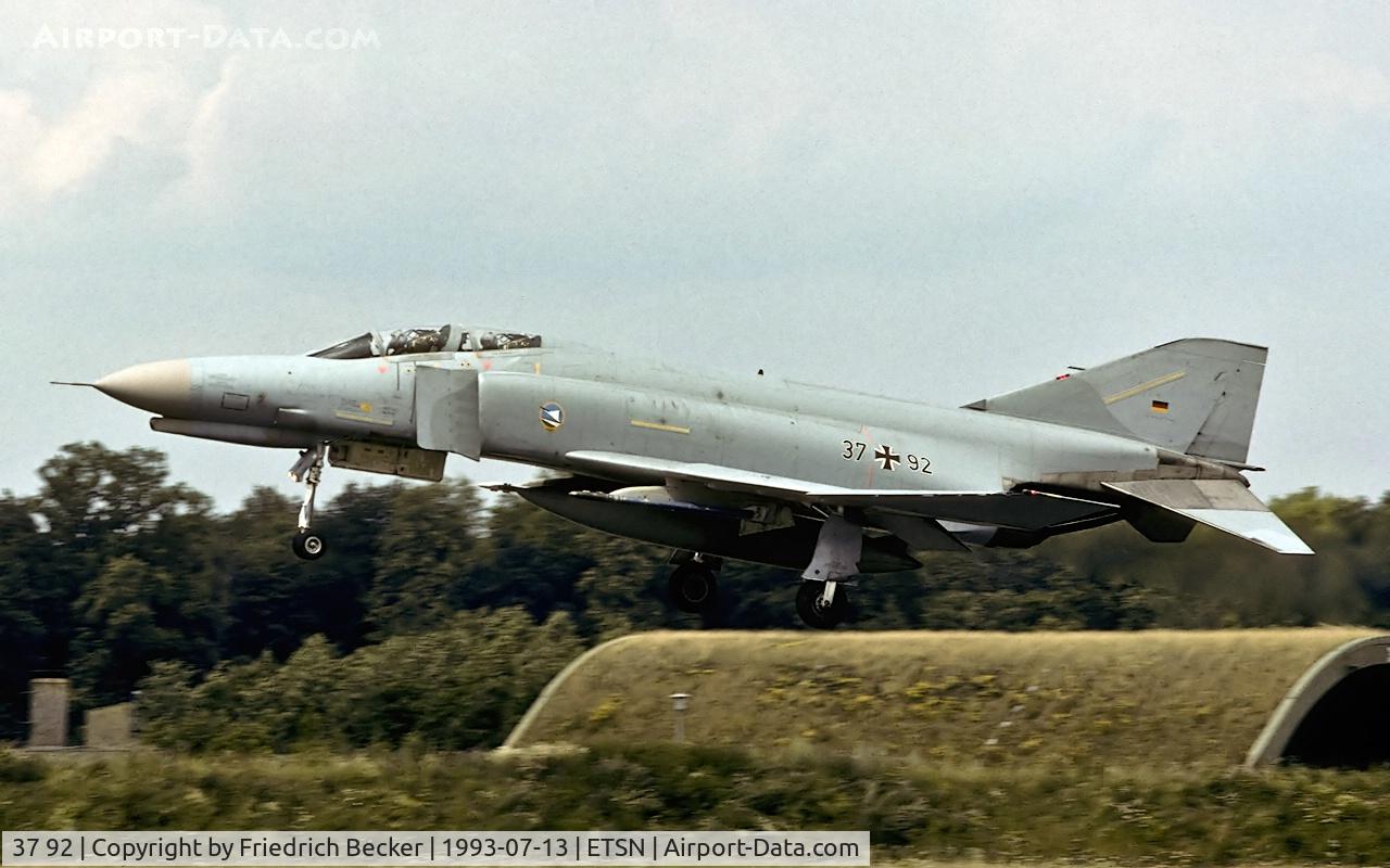 37 92, 1972 McDonnell Douglas F-4F Phantom II C/N 4581, moments prior touchdown