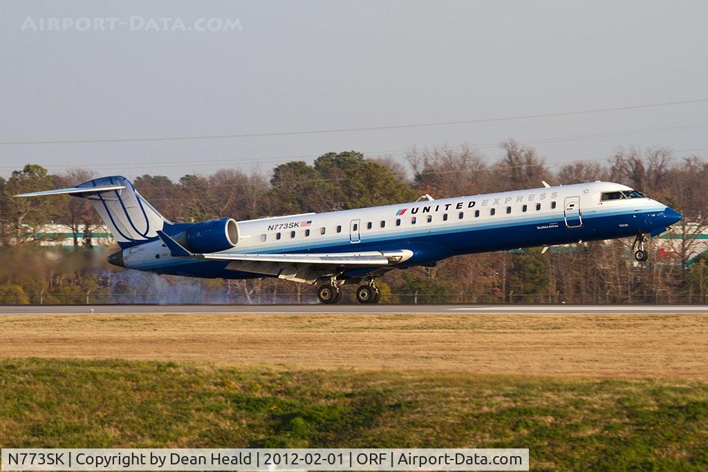 N773SK, 2005 Bombardier CRJ-702 C/N 10236, United Express (SkyWest Airlines) N773SK (FLT SKW5200) from Houston Bush Intercontinental Airport (KIAH) landing RWY 23.