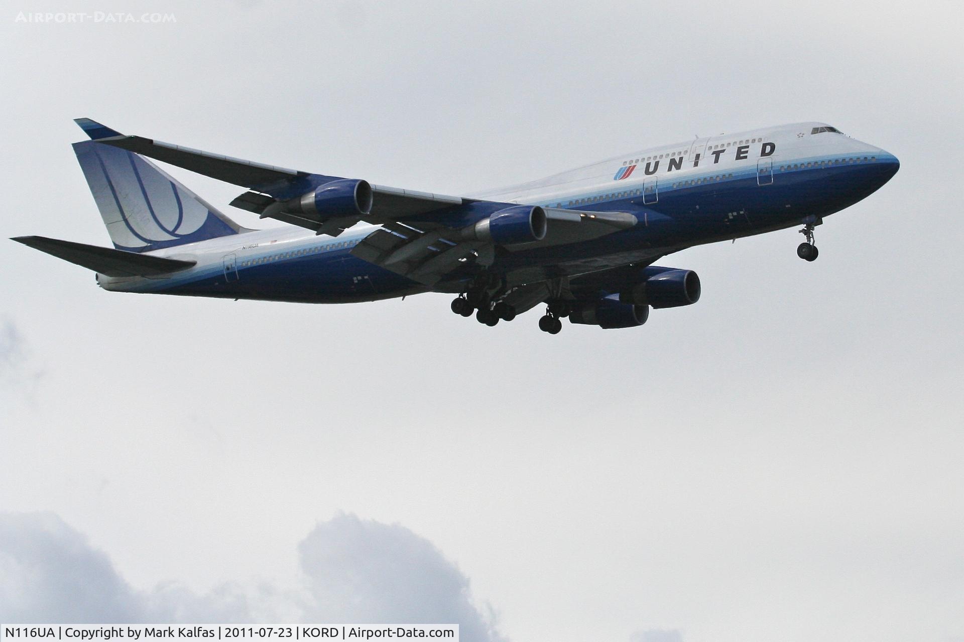 N116UA, 1998 Boeing 747-422 C/N 26908, United Airlines Boeing 747-422, N116UA on approach RWY 10 KORD.