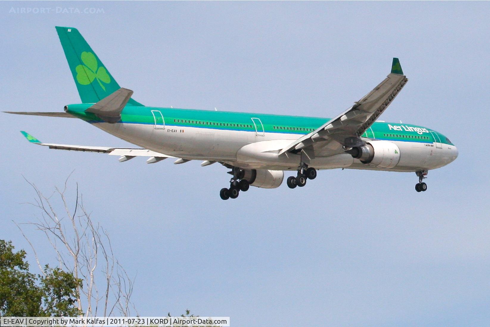 EI-EAV, 2009 Airbus A330-302 C/N 985, AirLingus Airbus A330-302, EI-EAV on approach RWY 10 KORD.