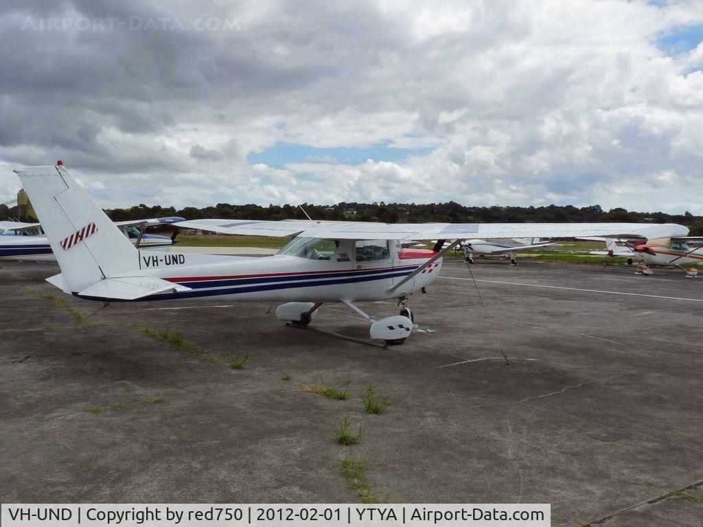 VH-UND, Cessna A152 Aerobat C/N A1520775, VH-UND at Tyabb