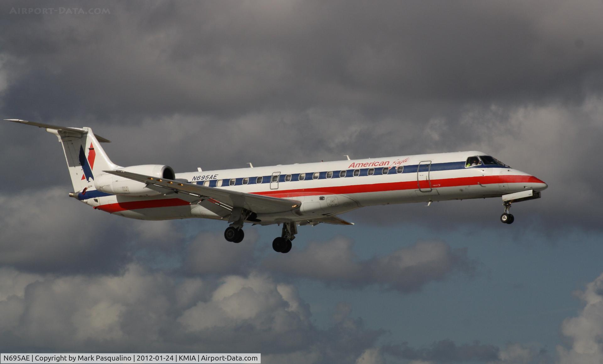 N695AE, 2004 Embraer ERJ-145LR (EMB-145LR) C/N 14500870, EMB-145LR