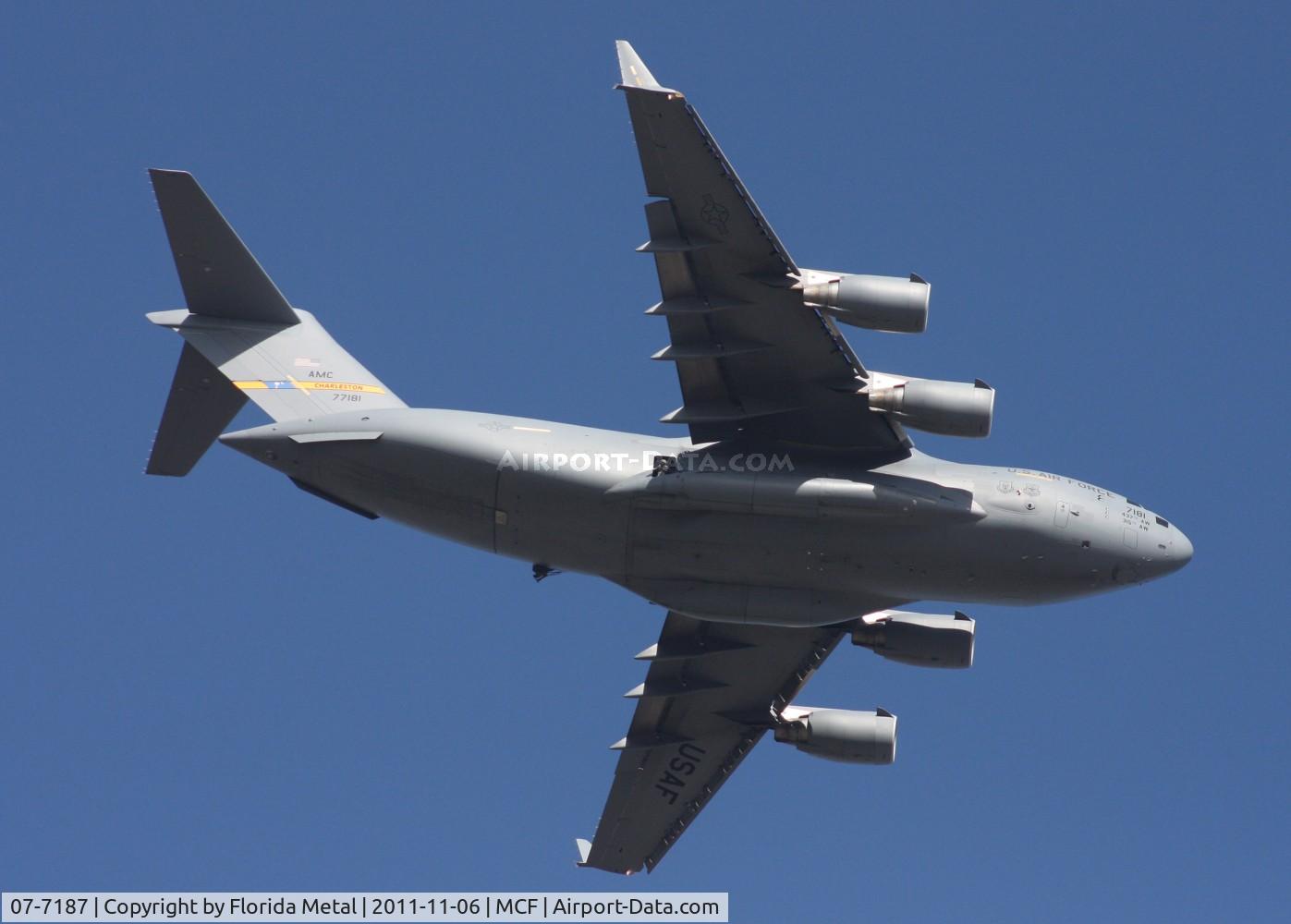07-7187, 2007 Boeing C-17A Globemaster III C/N P-187, C-17 static line drop