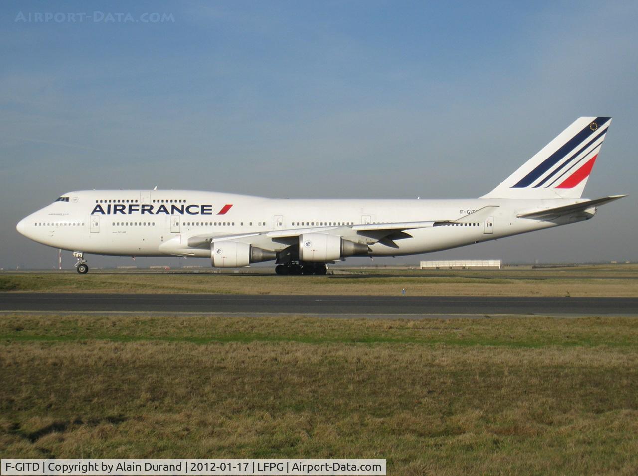 F-GITD, 1992 Boeing 747-428 C/N 25600, C/N 901 is a survivor of her kind, she is one of the last 12 747s in AF colors. At the apex, the airline had more than 50 in inventory.