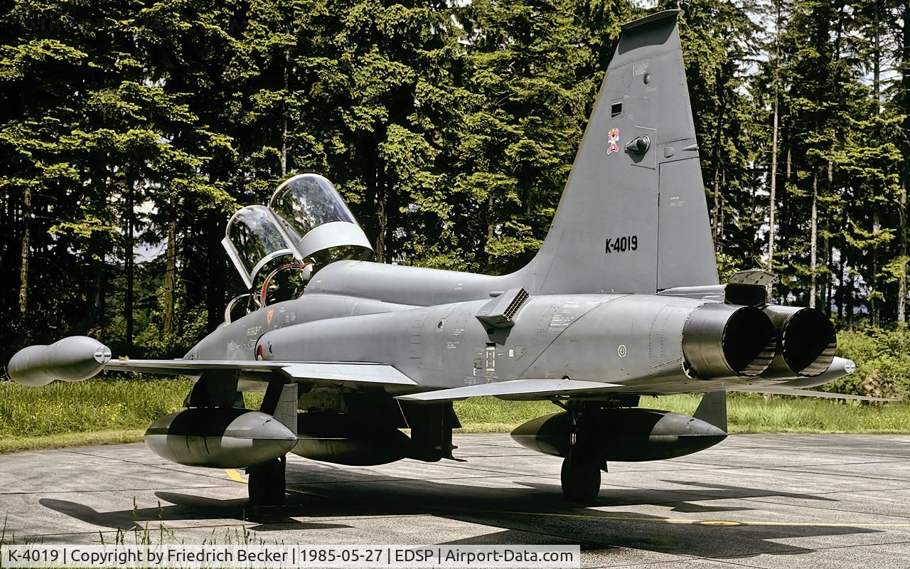 K-4019, 1971 Northrop (Canadair) NF-5B (CL-226) C/N 4019, coming to halt at Fliegerhorst Pferdsfeld