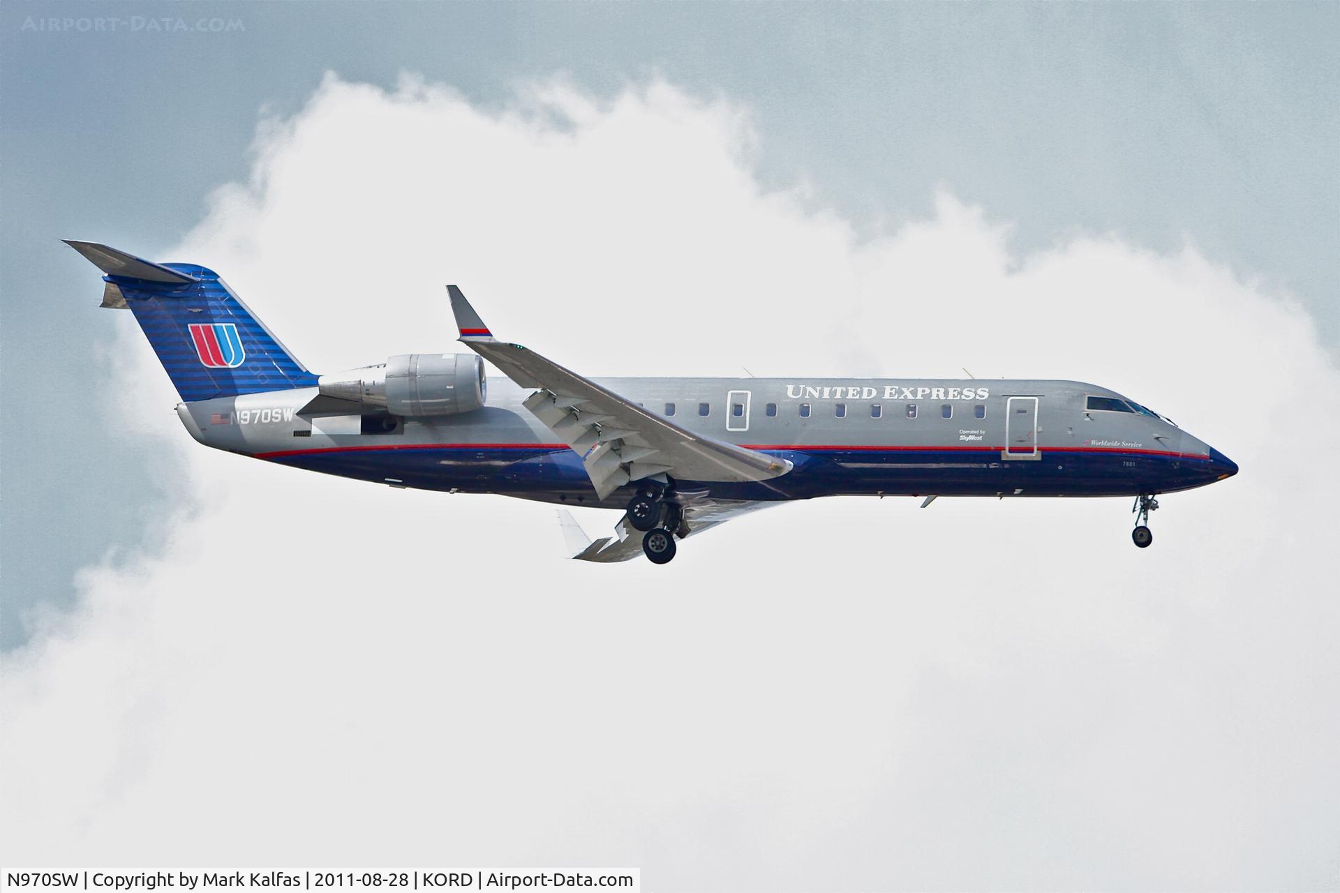 N970SW, 2003 Bombardier CRJ-200ER (CL-600-2B19) C/N 7881, SkyWest CRJ-2, N970SW RWY 10 approach KORD.