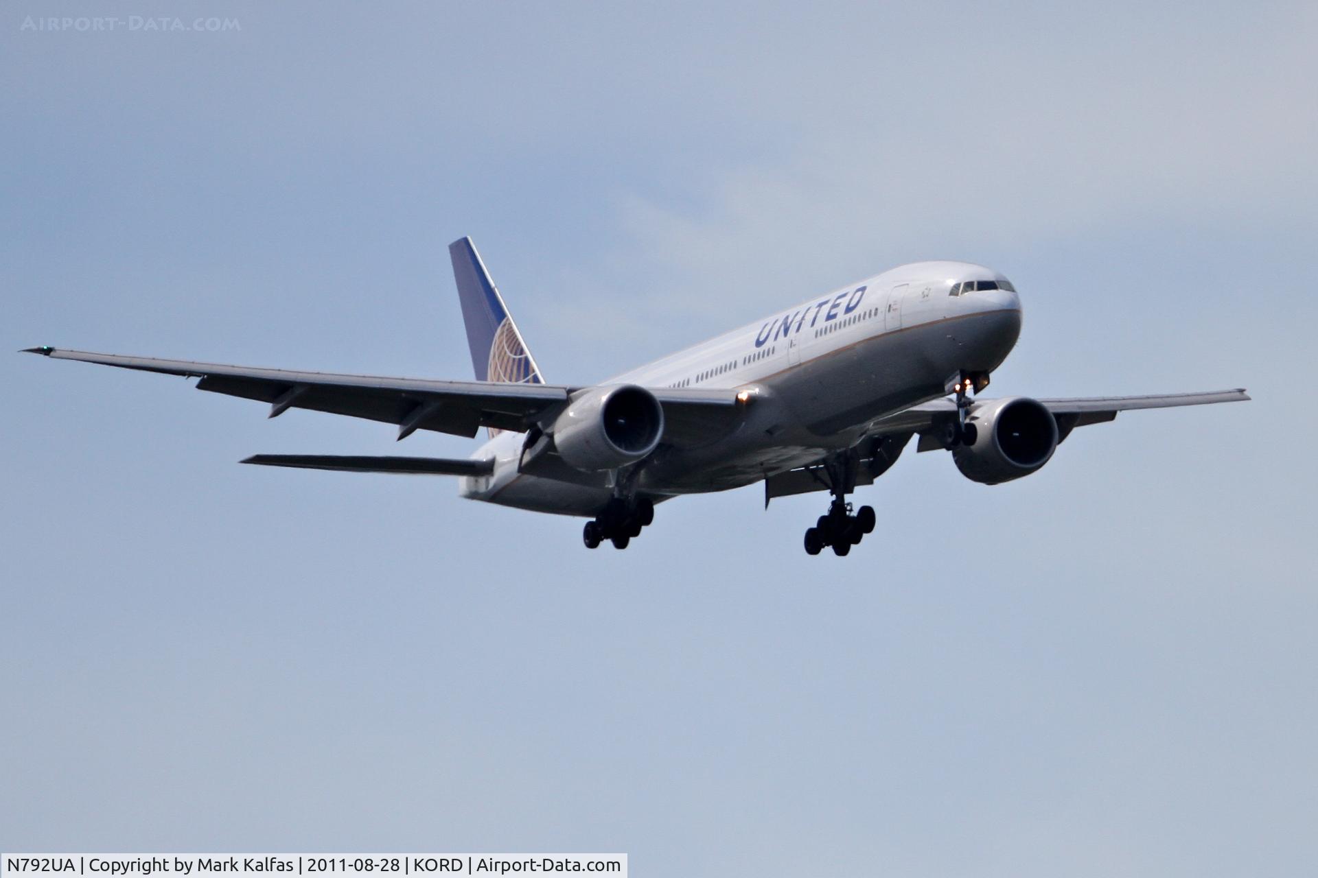 N792UA, 1997 Boeing 777-222 C/N 26934, United Airlines Boeing 777-222, N792UA RWY 10 Approach KORD.