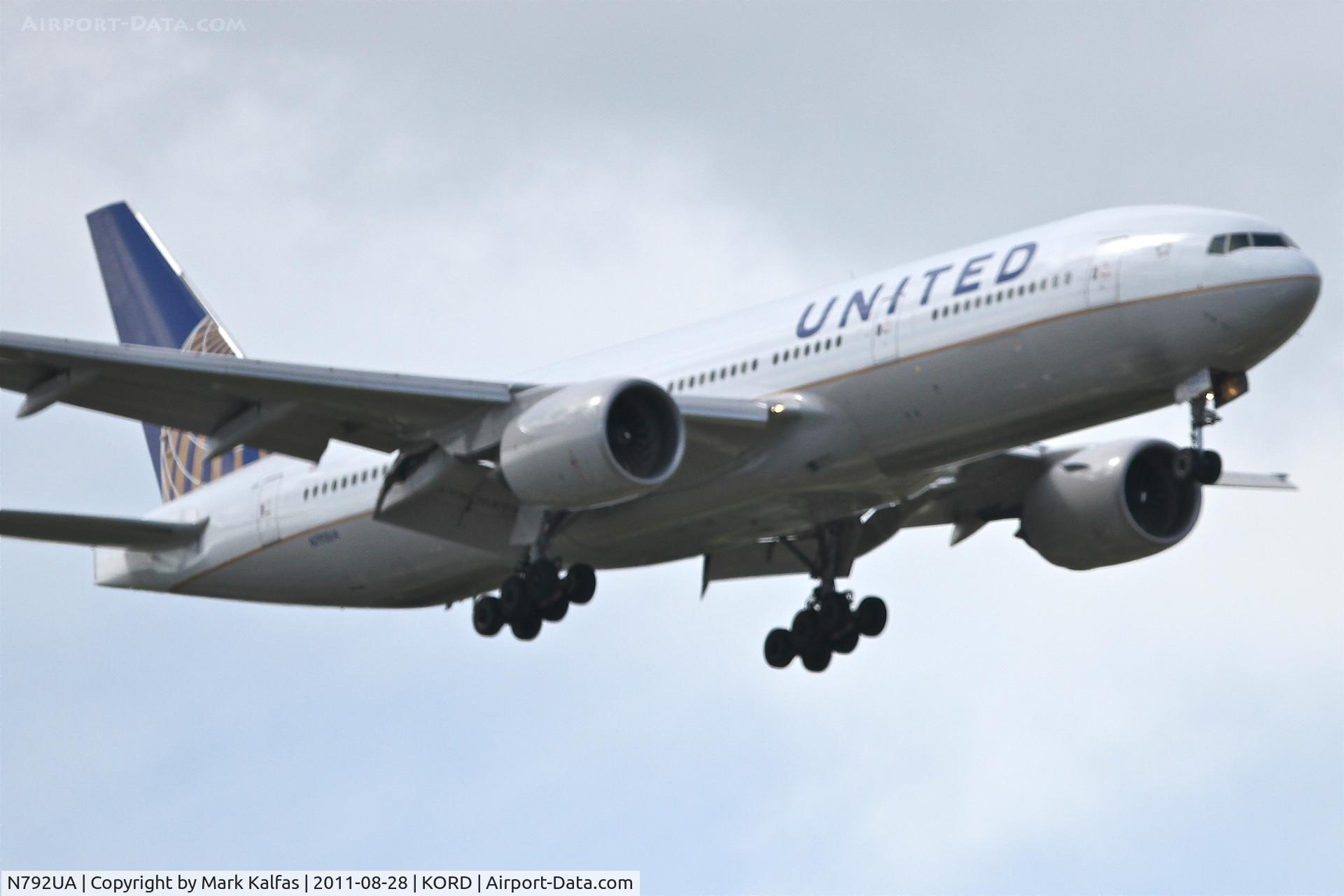 N792UA, 1997 Boeing 777-222 C/N 26934, United Airlines Boeing 777-222, N792UA RWY 10 Approach KORD.