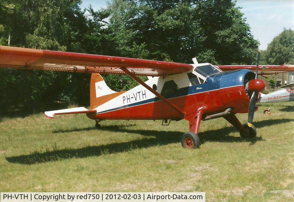 PH-VTH, De Havilland Canada DHC-2 Beaver Mk.I C/N 1244, Photograph by Edwin van Opstal with permission. Scanned from a color print.