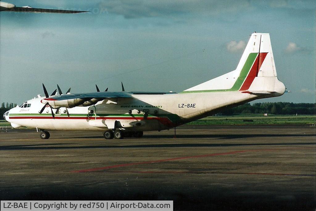 LZ-BAE, 1963 Antonov An-12BP C/N 402001, Photograph by Edwin van Opstal with permission. Scanned from a color print.