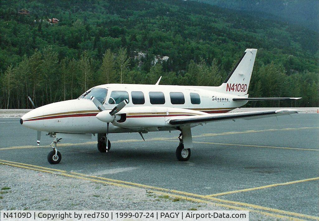 N4109D, 1982 Piper PA-31-350 Chieftain C/N 31-8253012, Photograph by Edwin van Opstal with permission. Scanned from a color print.