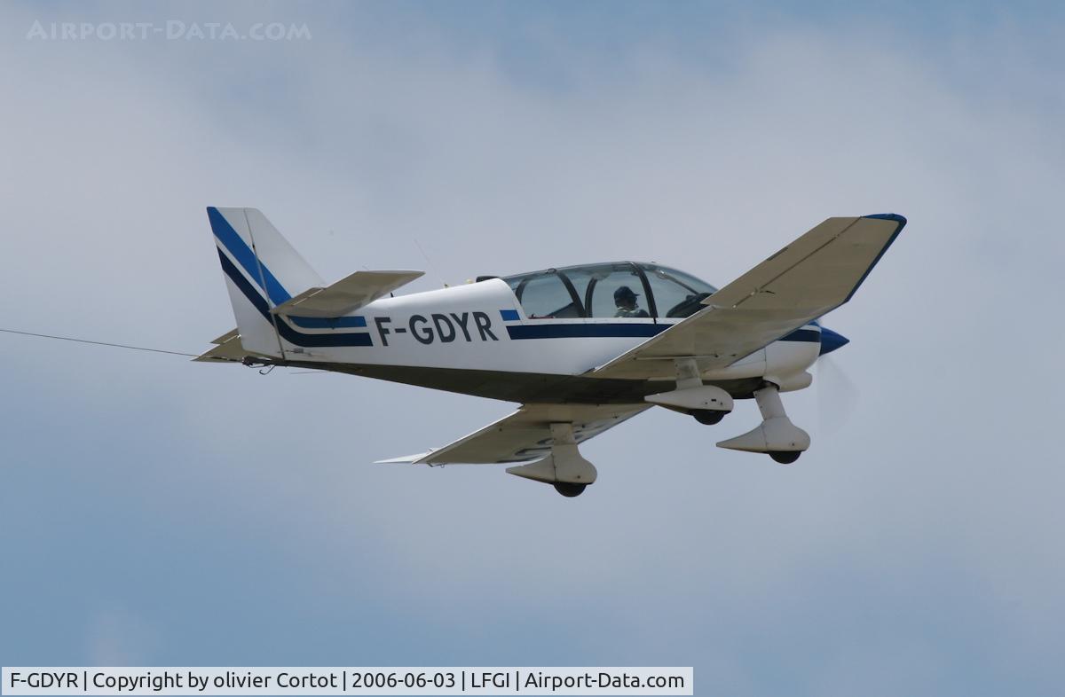 F-GDYR, Robin DR-400-180R Regent C/N 1669, taking off from Darois airfield