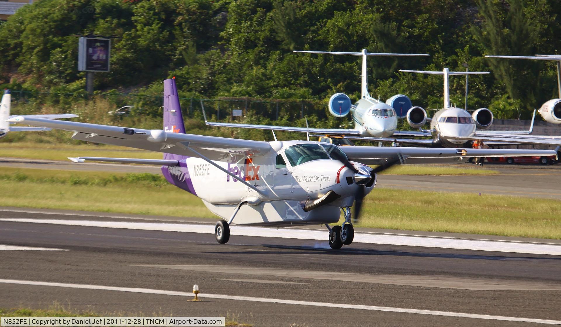 N852FE, 1989 Cessna 208B C/N 208B0168, N852FE