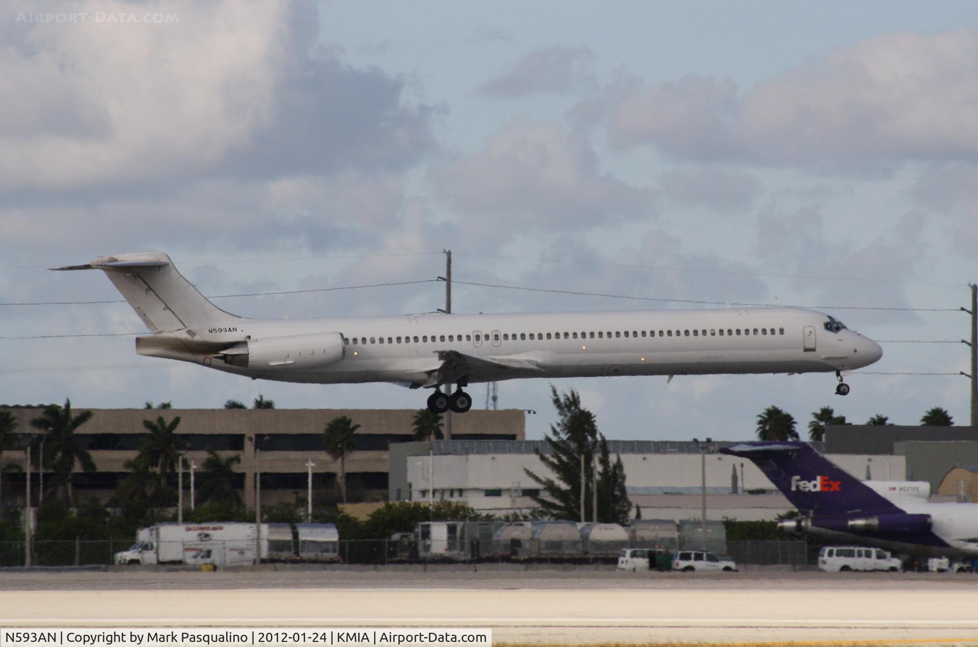 N593AN, 1993 McDonnell Douglas MD-83 (DC-9-83) C/N 53093, MD-83