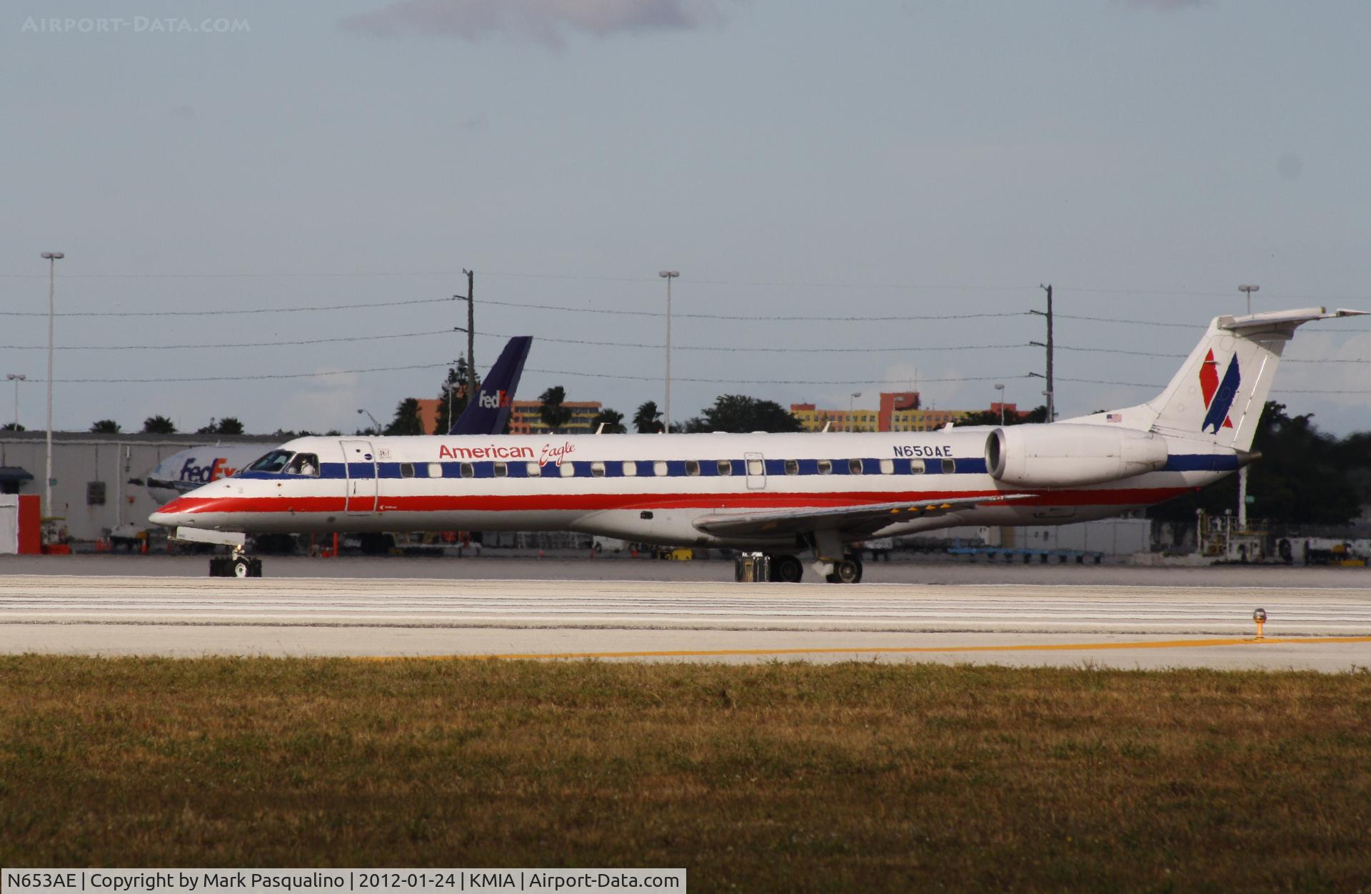 N653AE, 2001 Embraer ERJ-145LR (EMB-145LR) C/N 145433, EMB-145LR