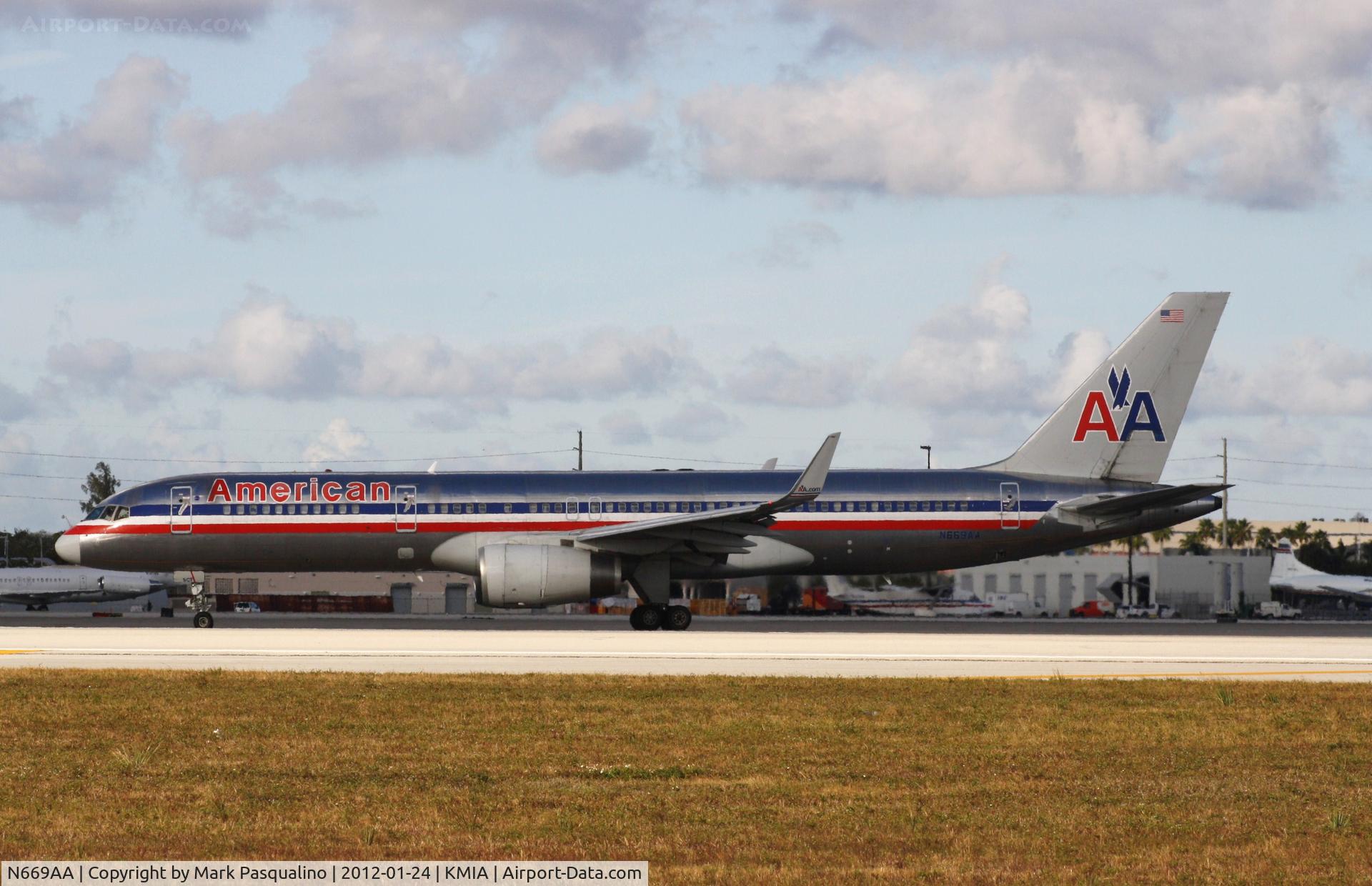 N669AA, 1992 Boeing 757-223 C/N 25334, Boeing 757-200
