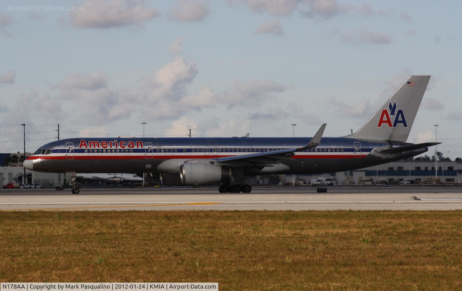 N178AA, 2002 Boeing 757-223 C/N 32398, Boeing 757-200