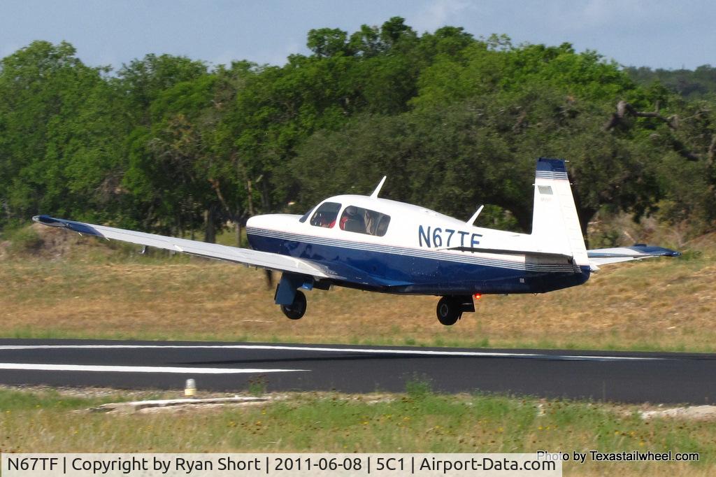 N67TF, 1999 Mooney M20M Bravo C/N 27-0275, The aircraft landing