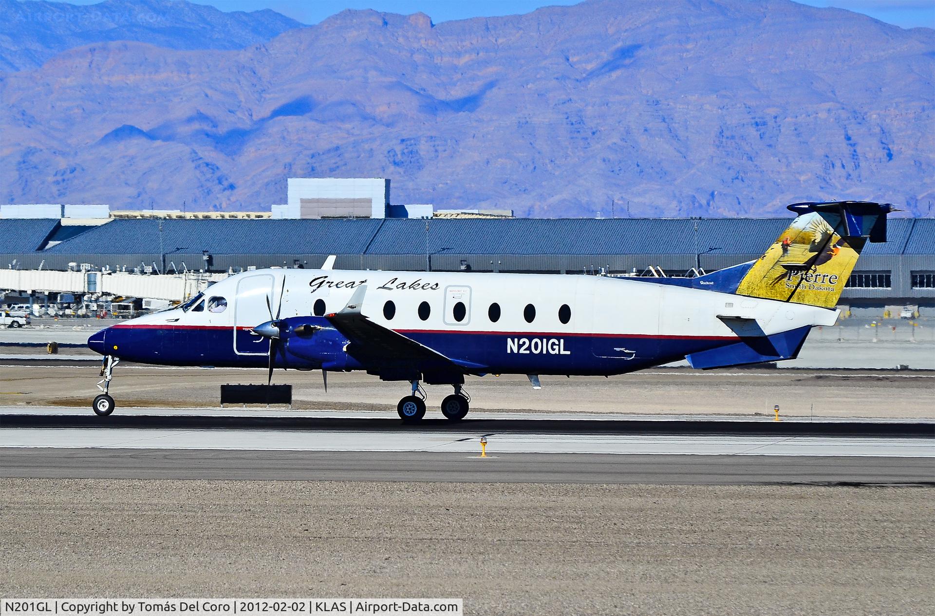 N201GL, 1996 Beech 1900D C/N UE-201, N201GL 1996 Beech 1900D C/N UE-201

- Las Vegas - McCarran International (LAS / KLAS)
USA - Nevada, February 02, 2012
Photo: Tomás Del Coro