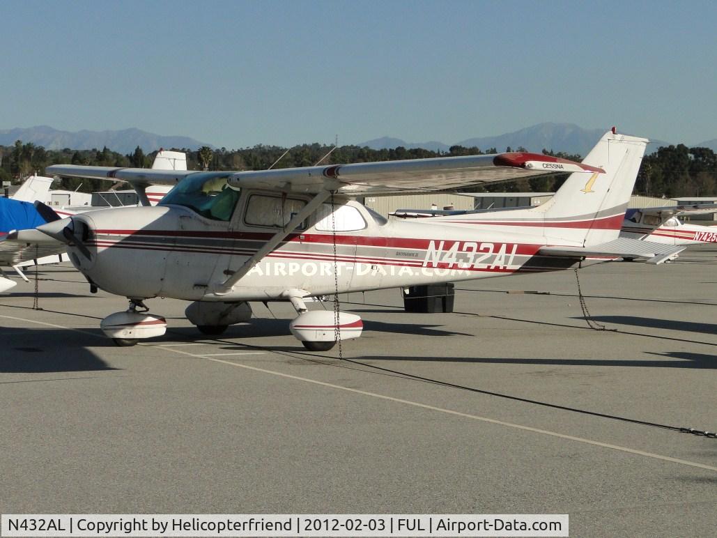 N432AL, 1977 Cessna 172N C/N 17268983, Parked on the south west side