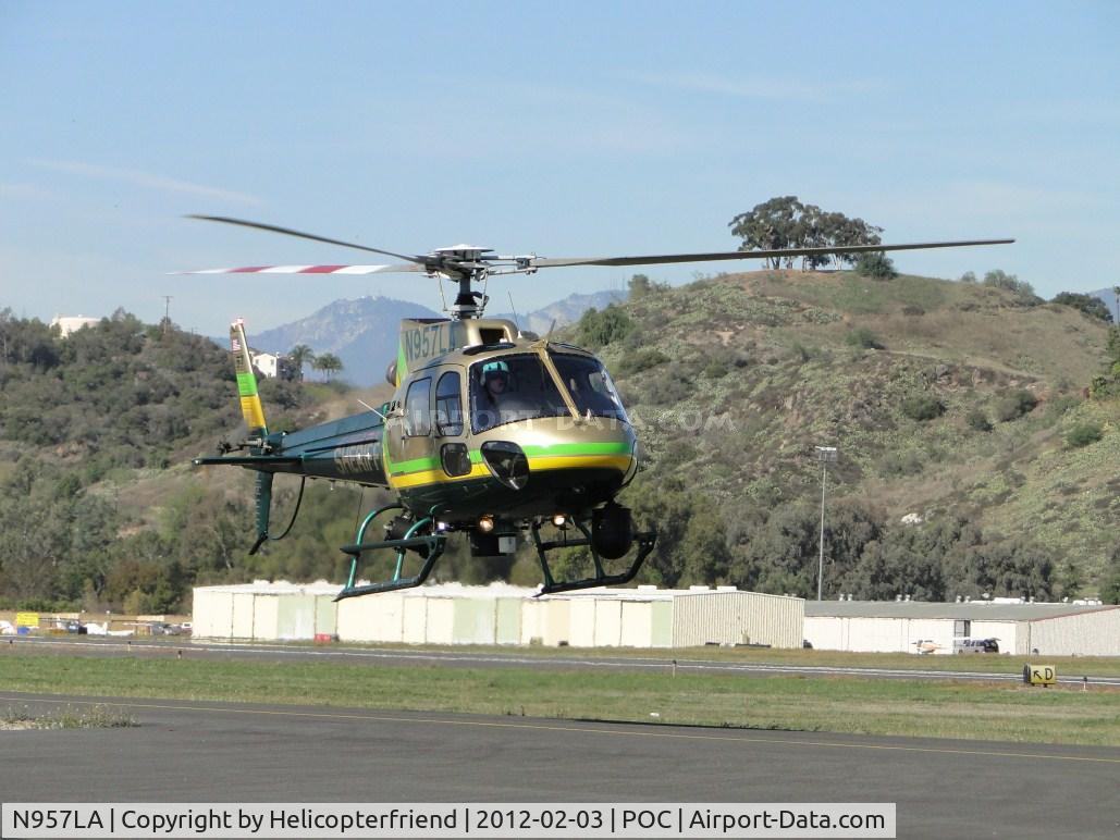 N957LA, 2010 Eurocopter AS-350B-2 Ecureuil Ecureuil C/N 7072, Slowing to enter the helipad area