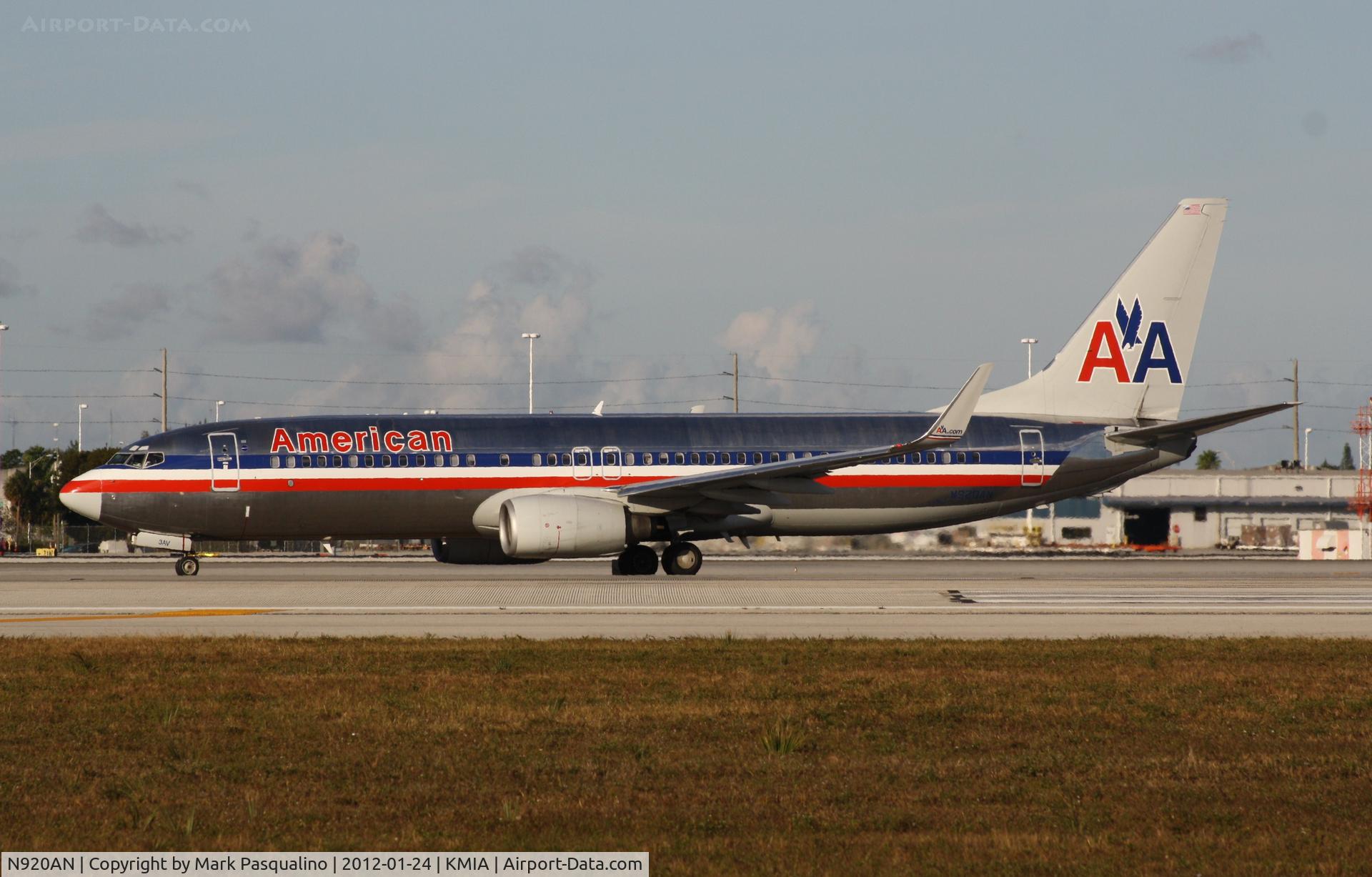 N920AN, 1999 Boeing 737-823 C/N 29521, Boeing 737-800