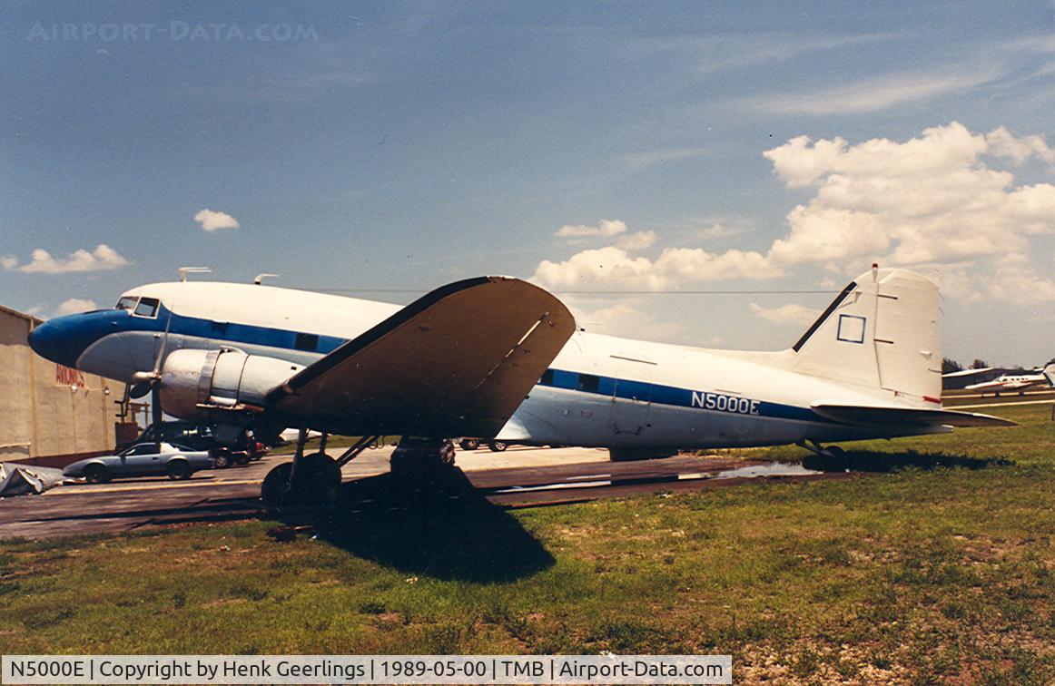 N5000E, 1944 Douglas DC-3 C/N 20475, Tamiami Airport