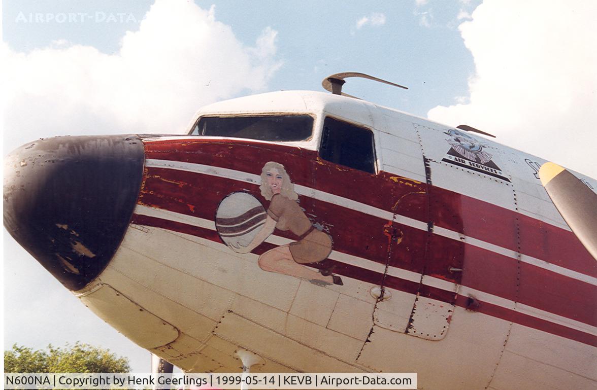 N600NA, 1940 Douglas DC-3A-228D C/N 3291, Smilin' Jack Air Services