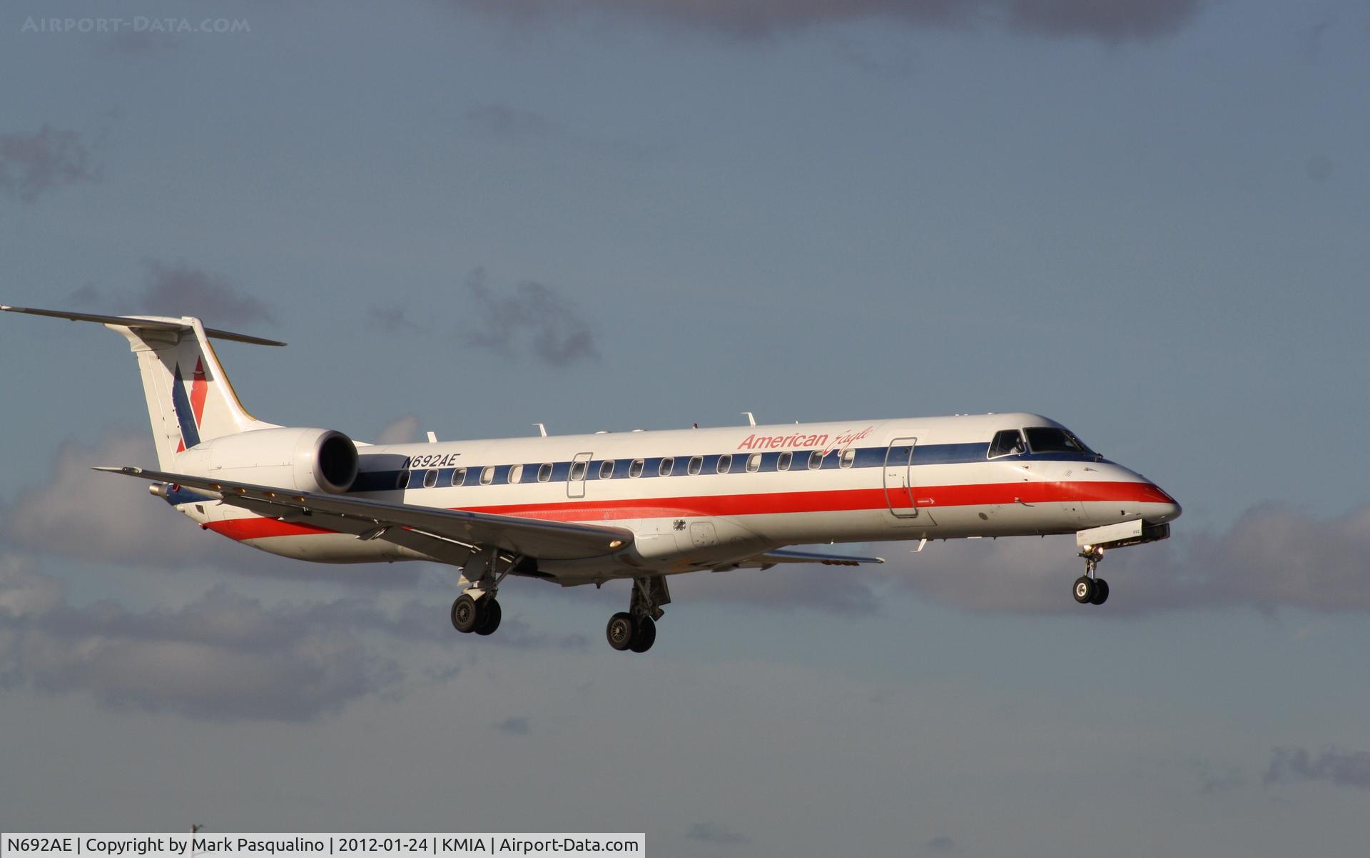 N692AE, 2004 Embraer ERJ-145LR (EMB-145LR) C/N 14500866, EMB-145LR