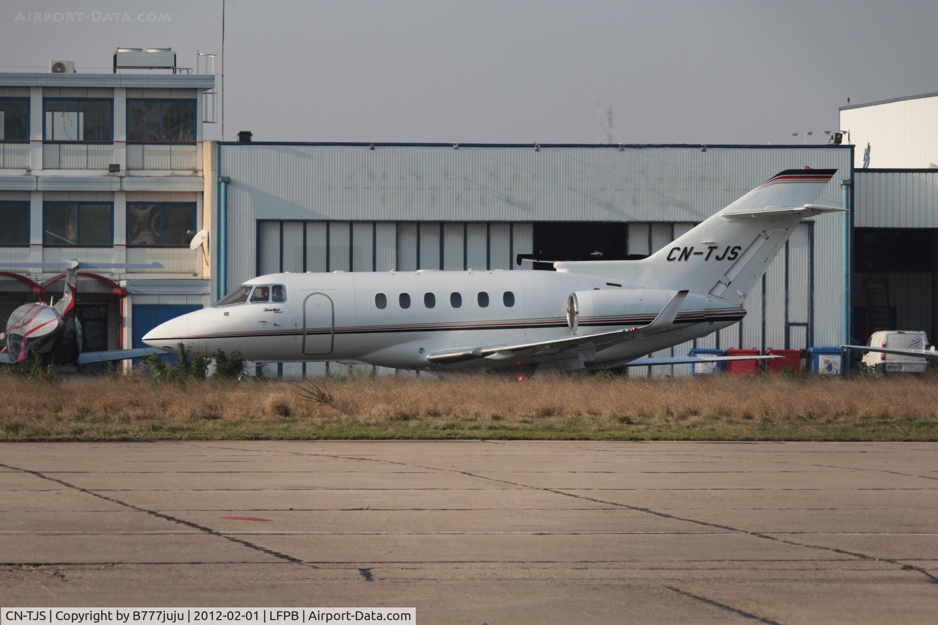 CN-TJS, 2010 Hawker Beechcraft 900XP C/N HA-0158, ob transit at Le Bourget