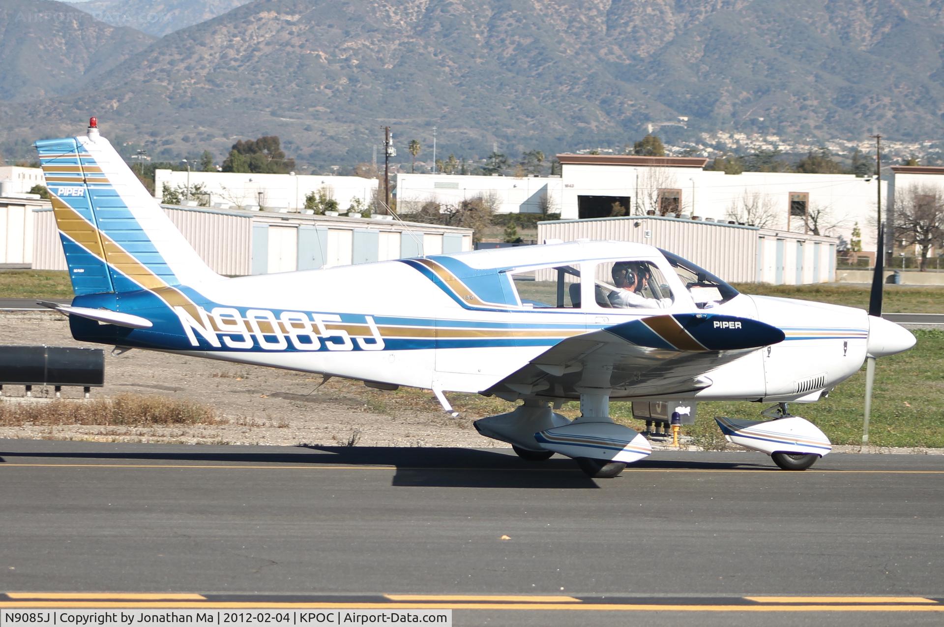 N9085J, 1966 Piper PA-28-180 C/N 28-3122, Taxiing on Sierra